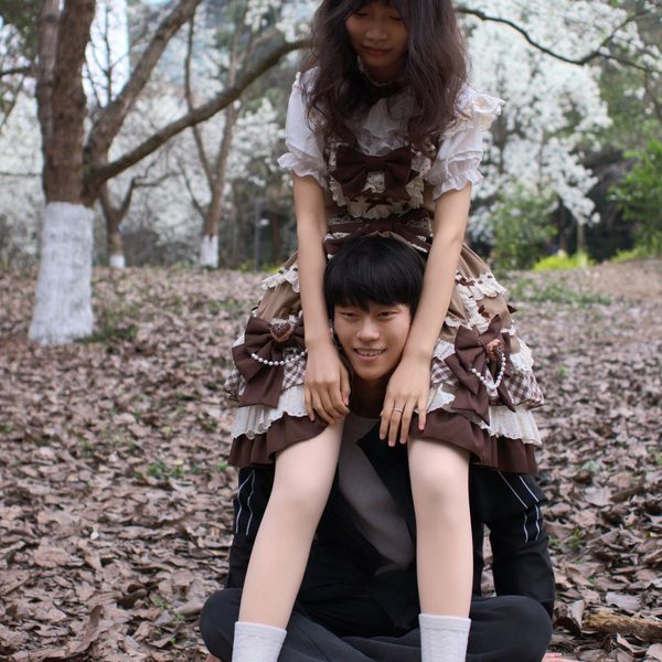 梨花林中双人舞